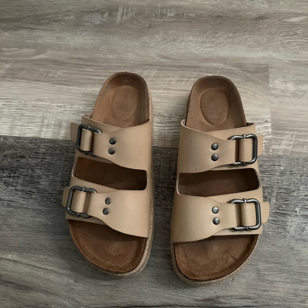 Time and Tru Platform Sandals